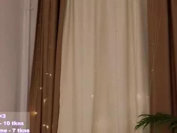 Freechat _violet_mills_ on Chaturbate