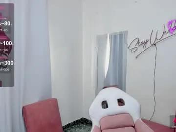 adele_latinlady on Chaturbate