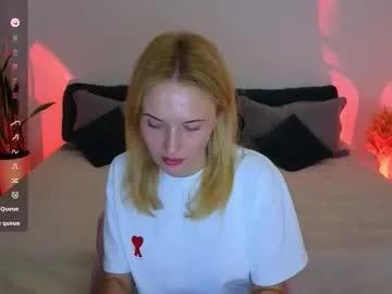 Group alisssarose on Chaturbate