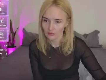 Group alisssarose on Chaturbate