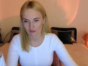 Group alisssarose on Chaturbate
