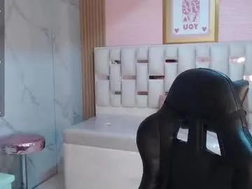 Freechat allyssa_bellini_s on Chaturbate