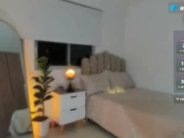 Freechat andreathomson on Chaturbate