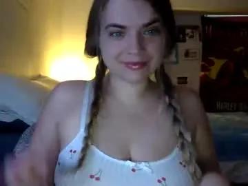 chloesays on Chaturbate