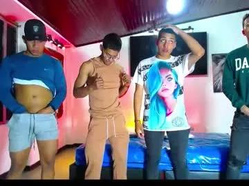 crismens — Take off a piece of clothing #goal #cumshow [0 tokens remaining]