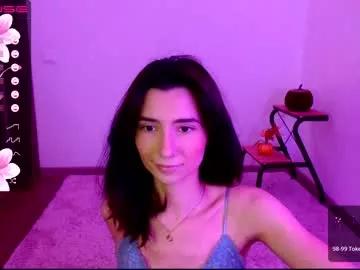 crystalnut on Chaturbate