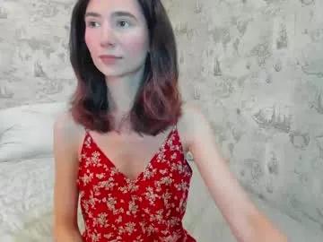 crystalnut on Chaturbate
