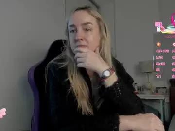 Freechat dulcejulia on Chaturbate