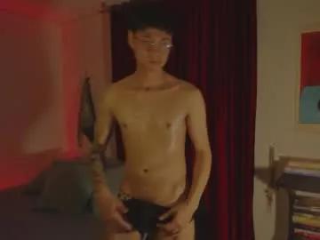 Freechat estmonnn on Chaturbate