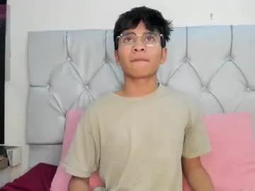 Freechat ethan_westt on Chaturbate