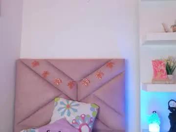 eva_sin18 — GOAL: Oil on my ass [19 tokens remaining] Hi Welcome to my space, where sweetness meets passion #new #teen #pantyhose #18 #squirt