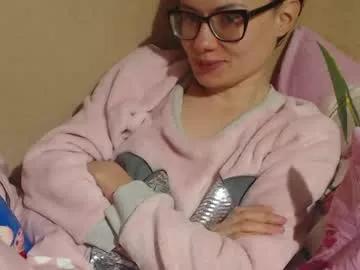 flowercandydoll13 on Chaturbate