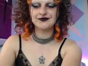 Freechat friskyflowers on Chaturbate