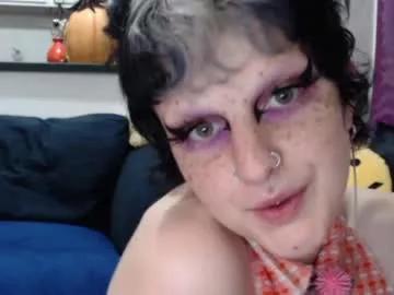 Freechat friskyflowers on Chaturbate