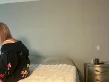 graceyrose — top off, 1k views, 10 likes  #slim #18 #new #brunette [1000 tokens remaining]