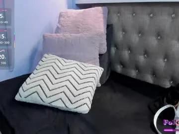 Freechat halleylorens on Chaturbate