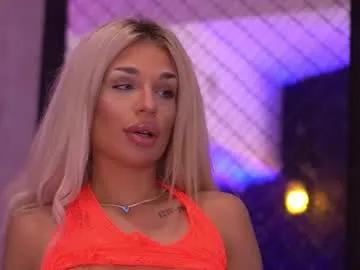 Freechat ivyrowa on Chaturbate