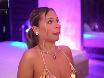 Freechat ivyrowa on Chaturbate