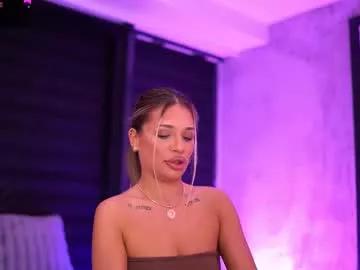 Freechat ivyrowa on Chaturbate