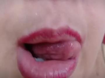 Freechat kerly_doll on Chaturbate