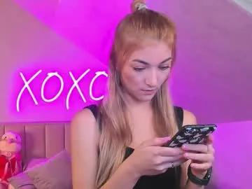 kimberlly_smith — GOAL: tease tits [30 tokens remaining] Hi dears! Let's have a great time!      #dildo #talk #lingerie #flash #cam2cam