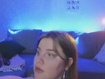 Freechat kira_citro on Chaturbate