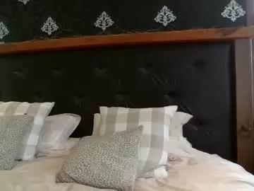 Freechat kumfoxlive on Chaturbate