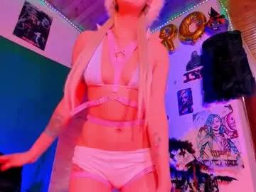 kyliekandy on Chaturbate