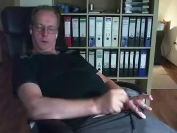 lefti27 on Chaturbate