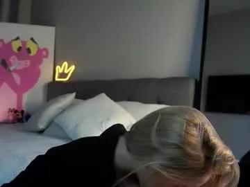 lipswithsmileonthem on Chaturbate