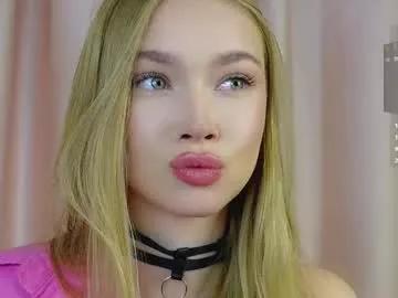 lipswithsweetonthem on Chaturbate