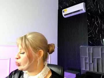 lolaangellx on Chaturbate