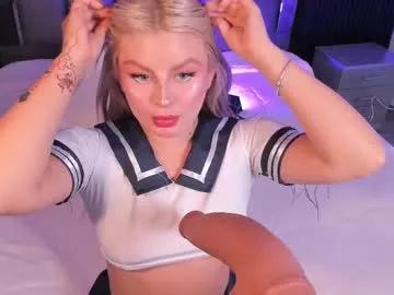 lolaangellx on Chaturbate