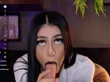 Freechat mackenzie_bree on Chaturbate