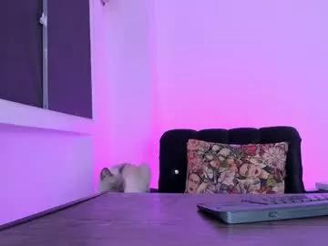 Freechat mialenox on Chaturbate