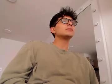 mikeyvioleta on Chaturbate