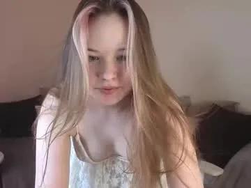 milkyshowproject on Chaturbate