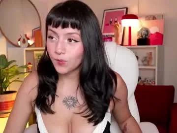 nahiapaws on Chaturbate