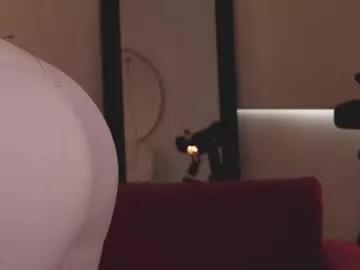 nahiapaws on Chaturbate