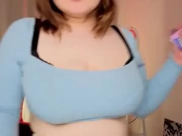 pearlprowess — Goal:  play with my lips Hello i am Evie | It s my 2nd day! #18 #new #teen #bigboobs #bigass [0 tokens remaining]
