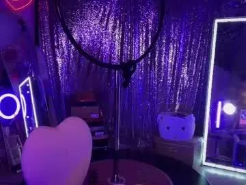 plasticfuckdoll on Chaturbate