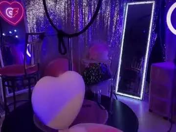 plasticfuckdoll on Chaturbate