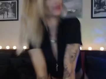 Freechat prettyalmaa on Chaturbate