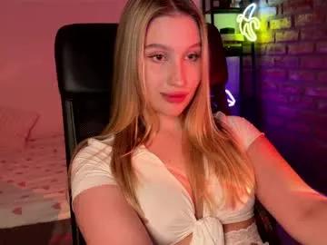 shy_bee on Chaturbate