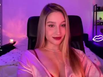 shy_bee on Chaturbate