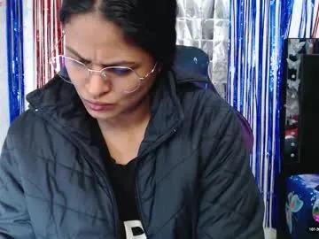 sweetalmaa on Chaturbate