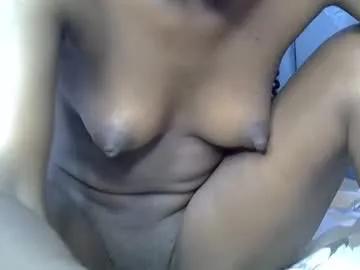 thickbarbie_ — Pussy play [773 tokens remaining]