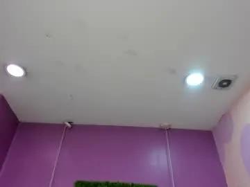 tiiny_emilly on Chaturbate