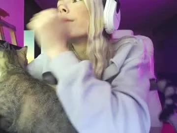 Freechat tinykylie on Chaturbate