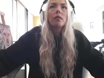 Freechat tinykylie on Chaturbate